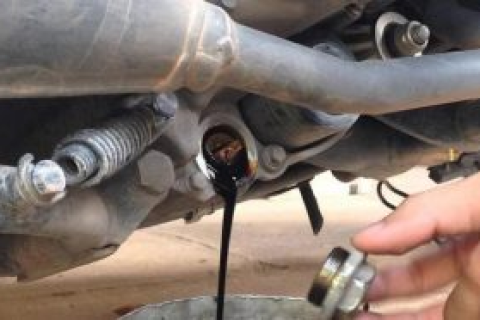 Xe máy bị chảy nhớt – Dấu hiệu, nguyên nhân và cách xử lý hiệu quả